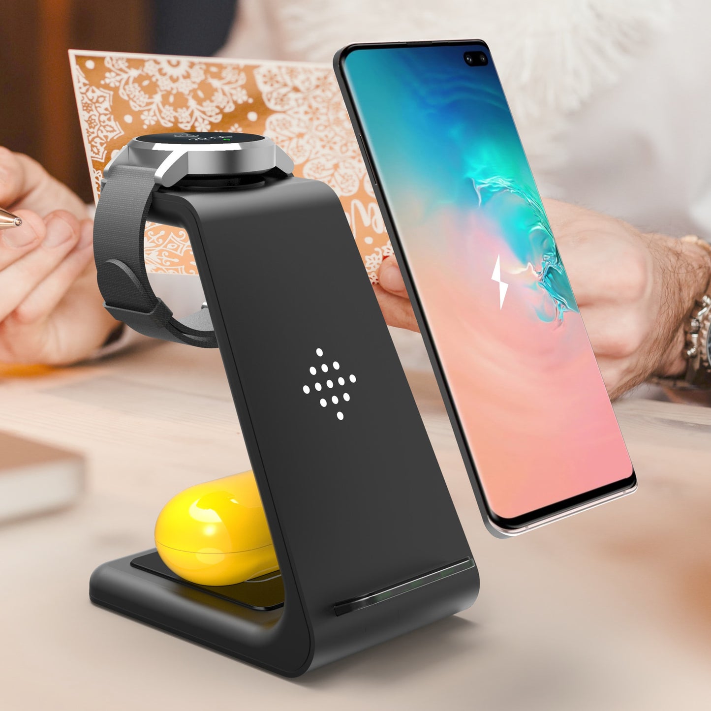 Shop Wireless 3-in-1 Phone charging station - Home & Garden Goodlifebean Giant Plushies