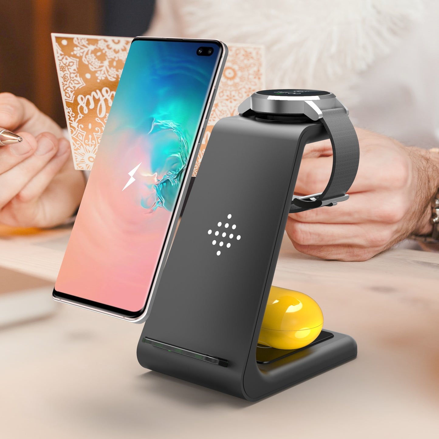 Shop Wireless 3-in-1 Phone charging station - Home & Garden Goodlifebean Giant Plushies