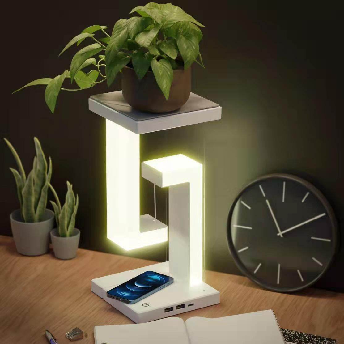 Kawaii Wireless Charging Table Lamp