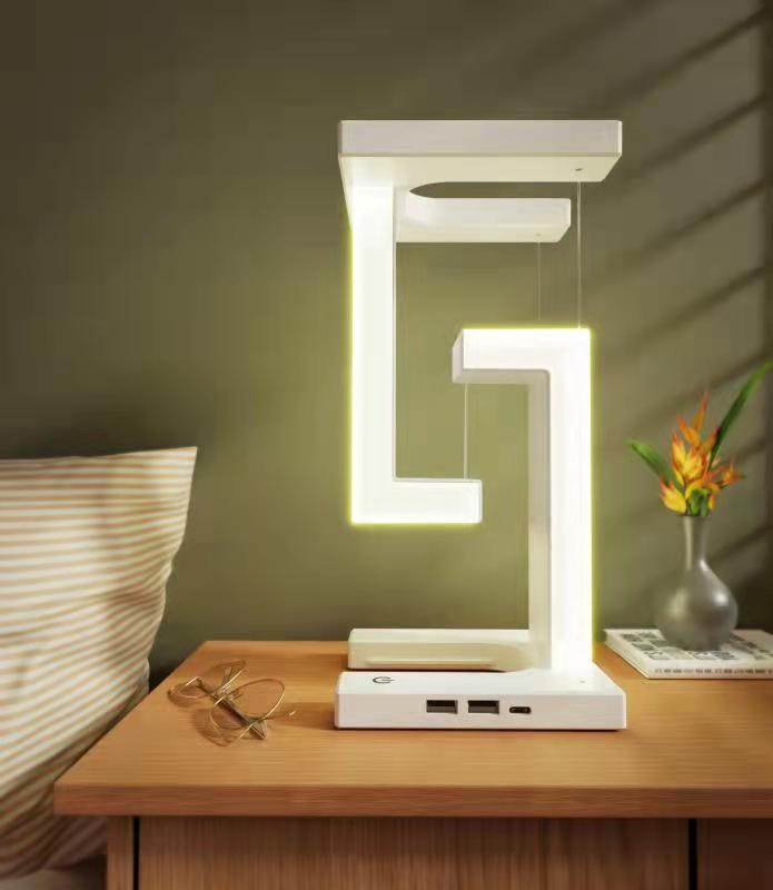 Kawaii Wireless Charging Table Lamp