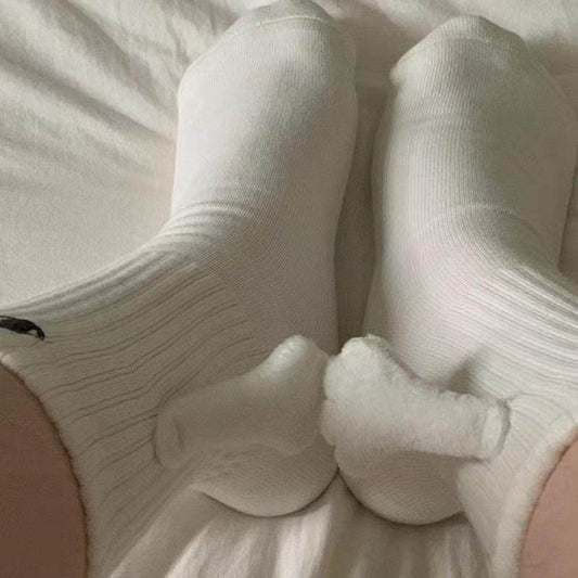 Hand In Hand Magnetic Holding Hands Socks - Goodlifebean